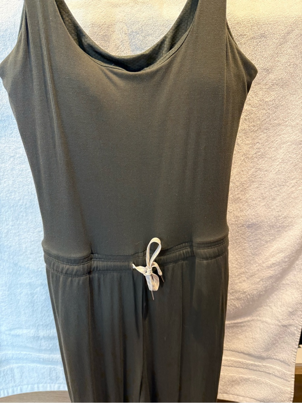 Vuori Wide-Leg Pose Scoop Jumpsuit in Dark Olive - Picture 6 of 9
